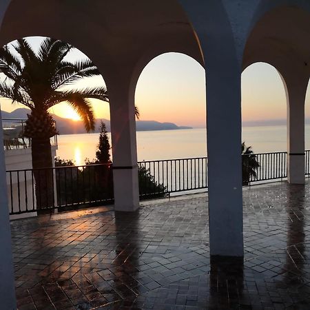 Вілла Peperent Casa Pino Нерха Екстер'єр фото