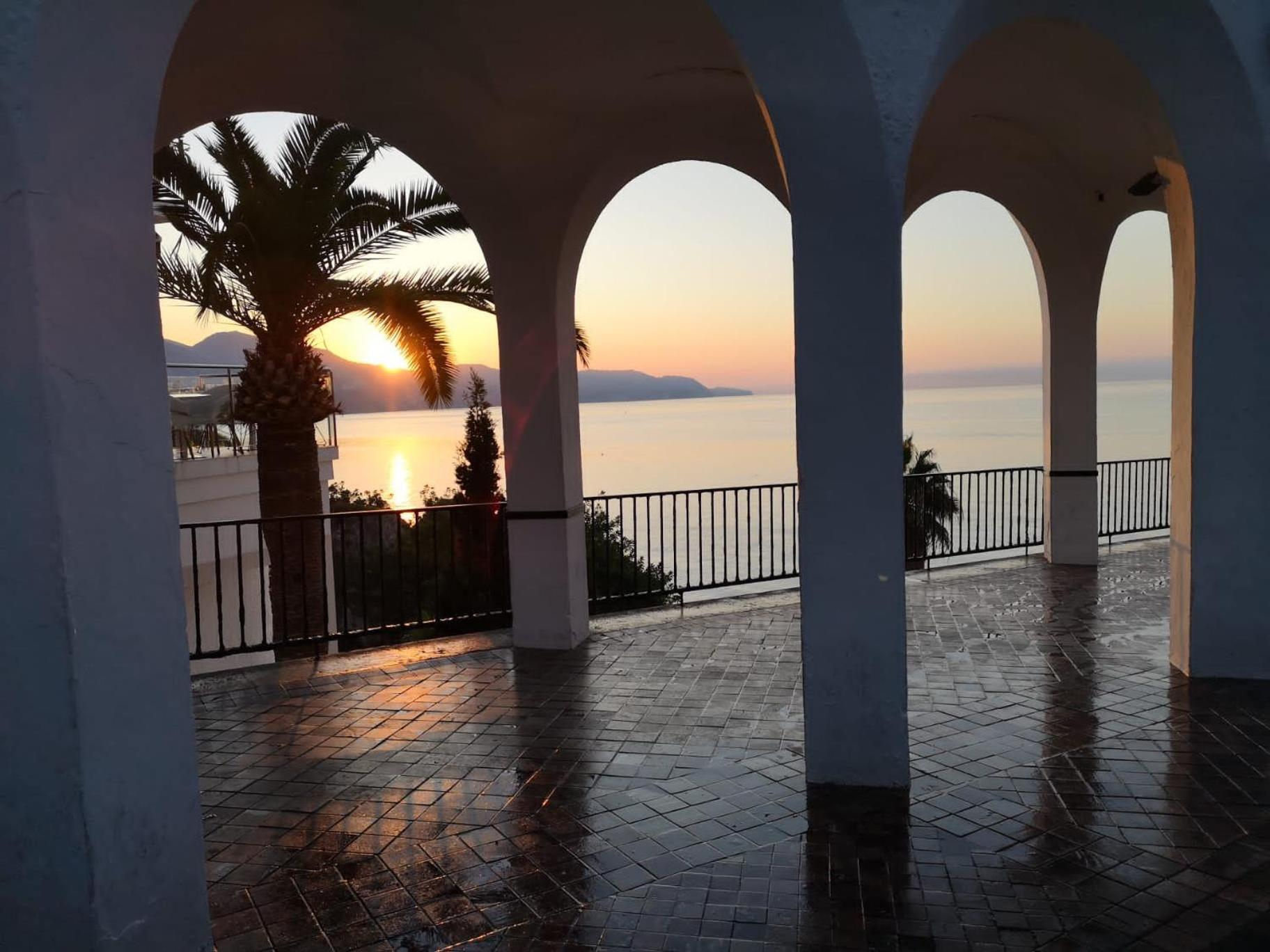 Вілла Peperent Casa Pino Нерха Екстер'єр фото